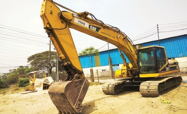 CAT 320B Excavator – 1