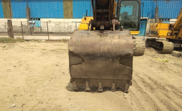 CAT 320B Excavator – 2