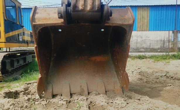 Kato HD1023LC – 2
